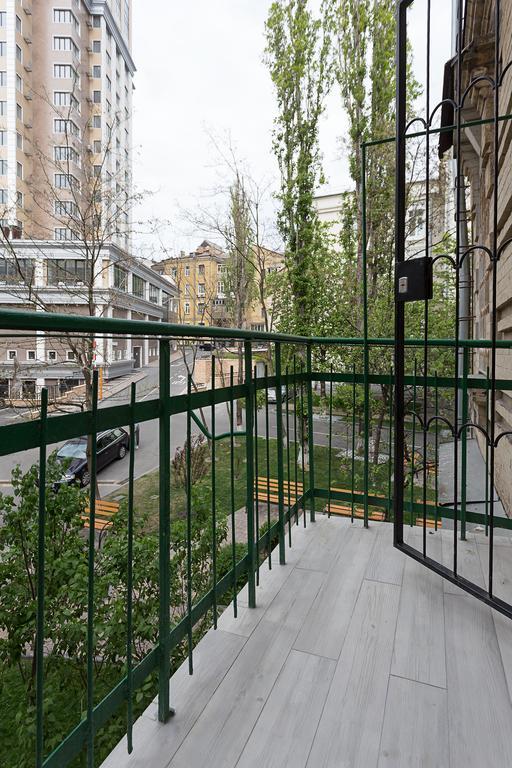 Kyiv White Apartment Екстер'єр фото